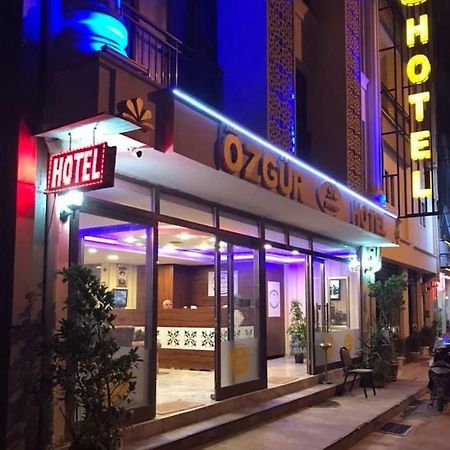 Oezguer Hotel アンタルヤ エクステリア 写真